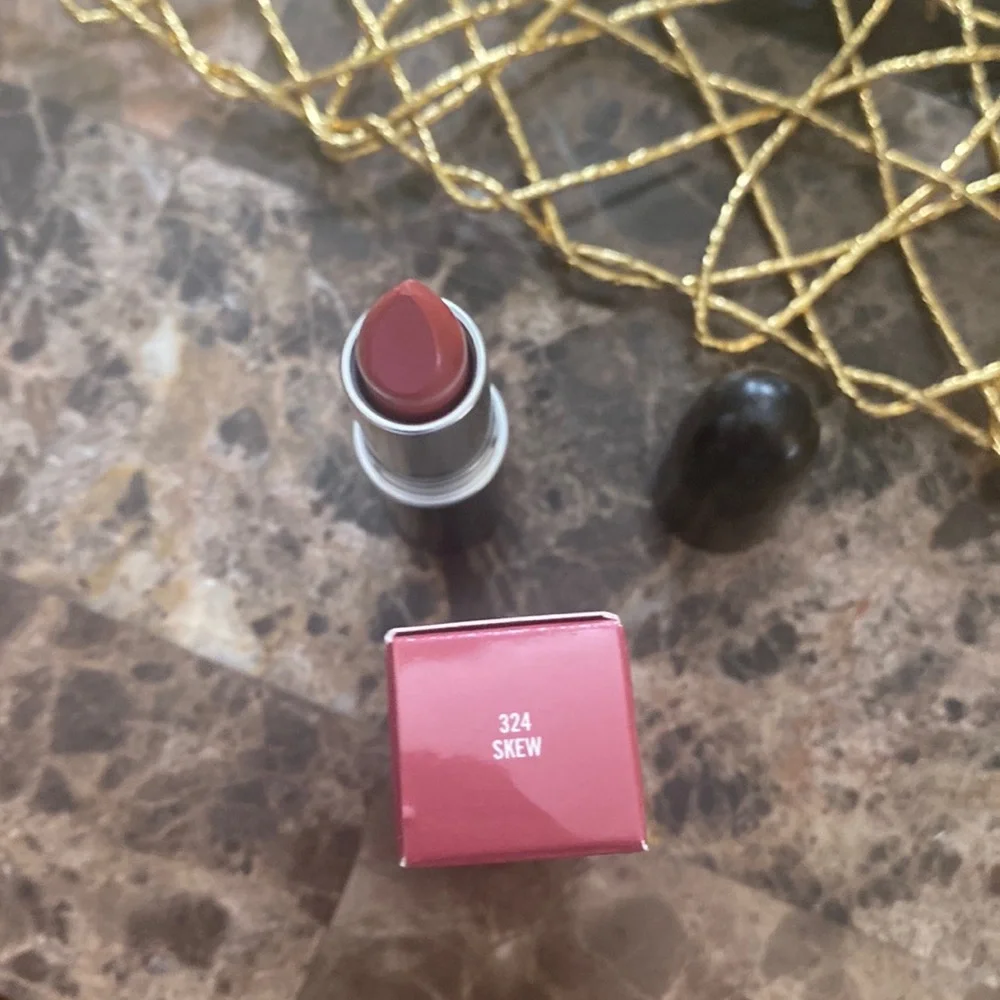 NWT MAC frost lipstick Skew 324 - Picture 3 of 3